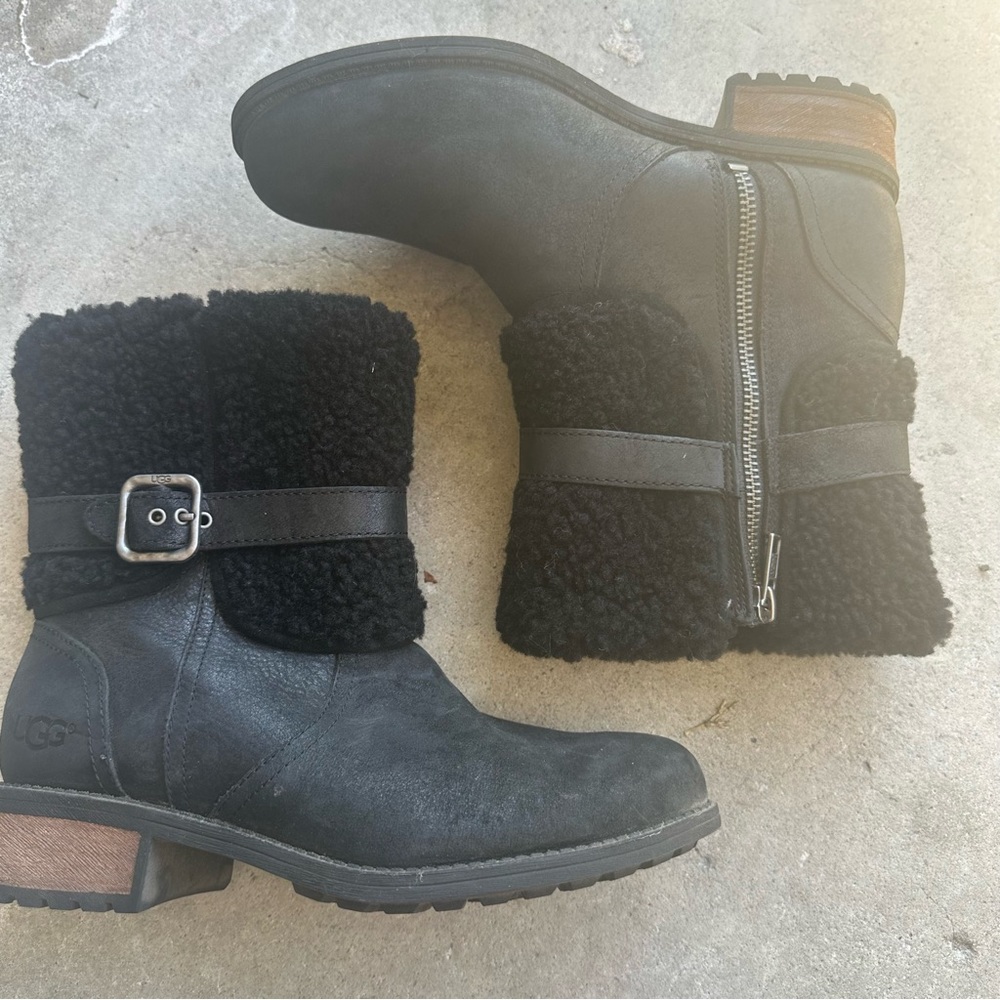 UGG Australia Blayre black leather shearling buckle moto boot womens 6.5 - Picture 3 of 8